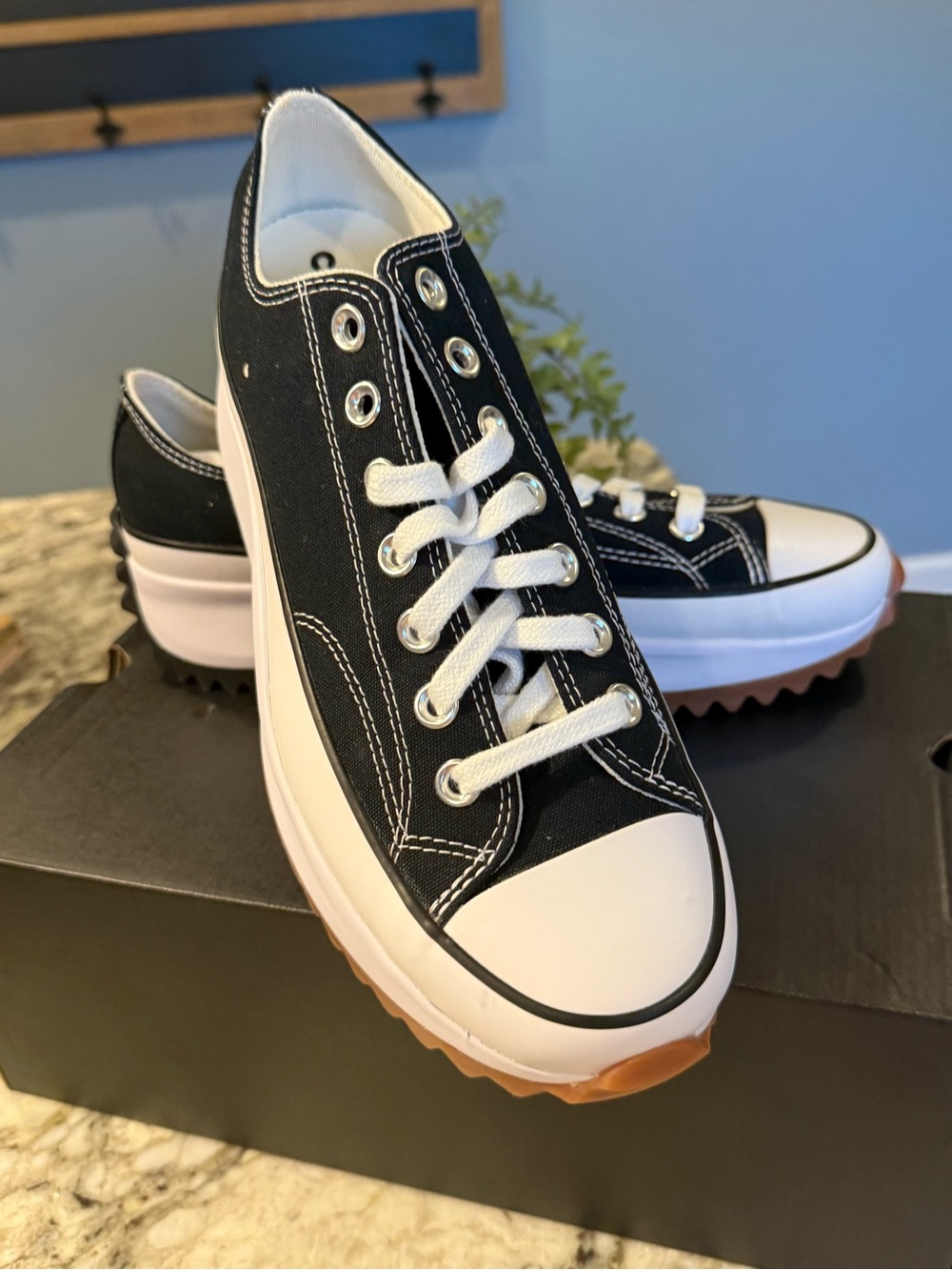 Converse Run Star Hike Ox Black White Gum Platform Sneakers Women 10 Men 8.5 NIB